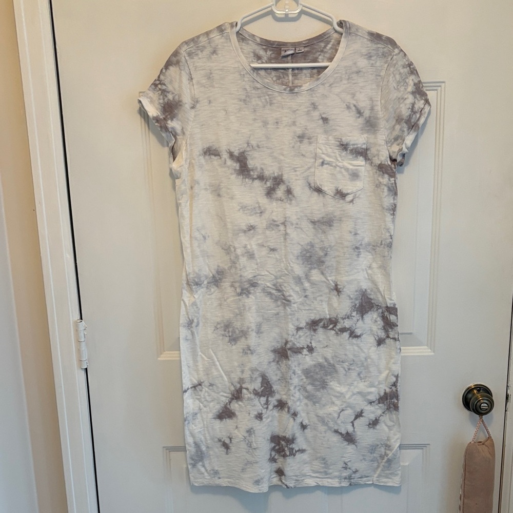 GAP Gray T-Shirt